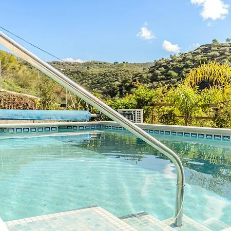 Cozy In With Swimming Pool Holiday home *